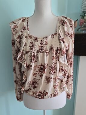 Coco & Jaimeson Floral Top S